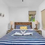 927 Jefferson Suites