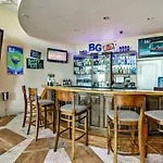 Castle Beach: Blue-Passion Flower Condo