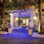 South Seas Hotel