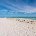 Casablanca Oceanfront With Full Kitchens By Tsbs Private Rentals