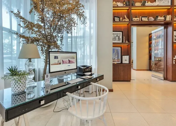 Dharma Home Suites Miami At Monte Carlo