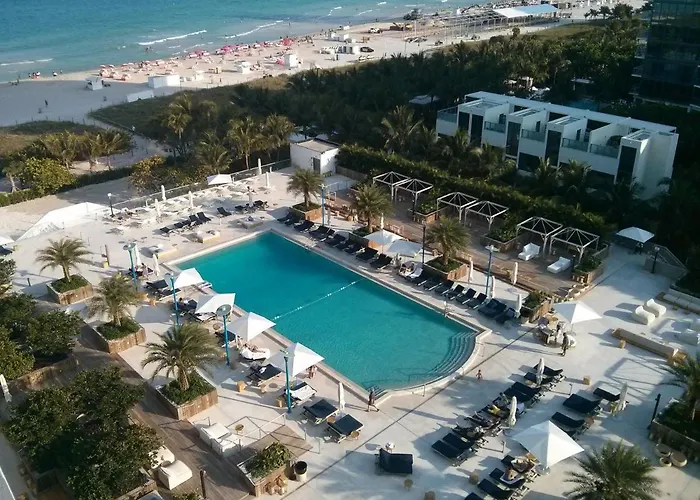 The Roney Palace Condo #1006 - Minimum Rental Period Of 30 Days