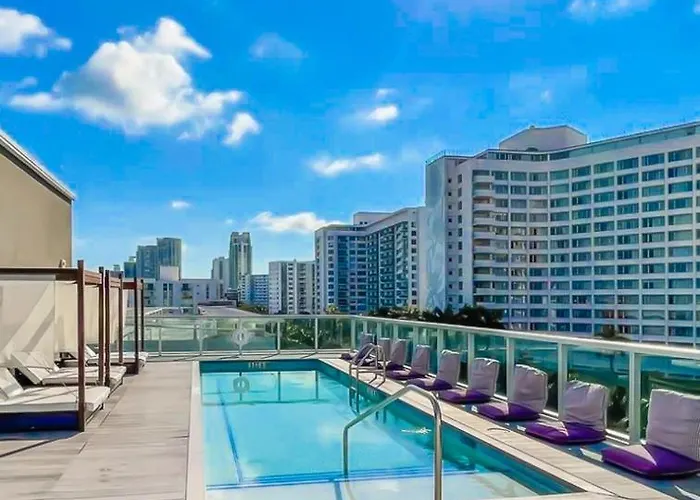 Boutique Hotel Suite 1215 West Avenue