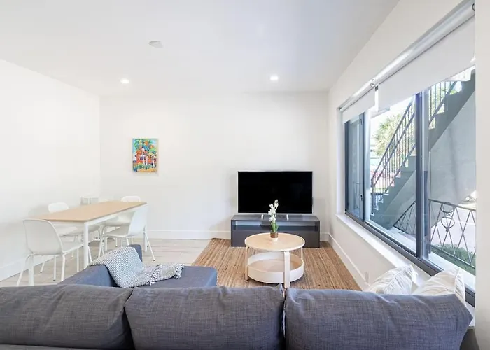 Bay Harbor Unit 3 Lovely 2 Bed 1 Bath Apartment