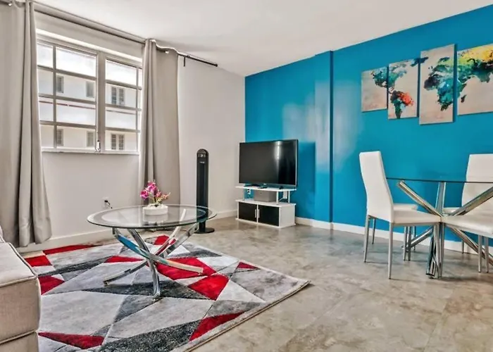 Amazing Apartment In South Beach, Ocean Drive