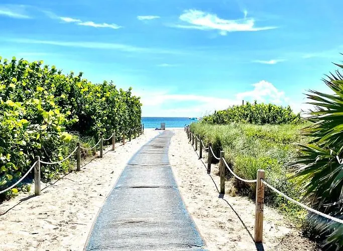 1 Bed Apt. A Block From The Beach