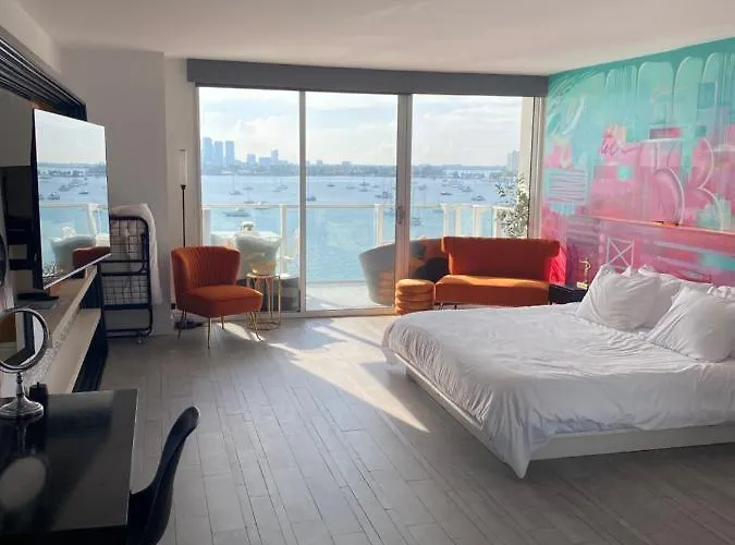 Bay View King Suite With Balcony