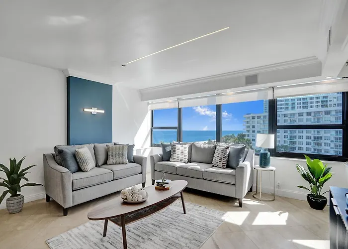 Spacious Ocean View Condo Beach Service 803