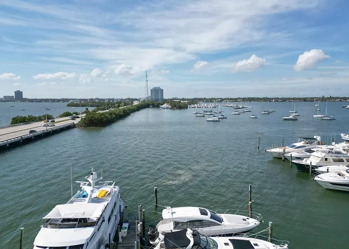 Vista Mar: Bay Views Close To Miami Attractions