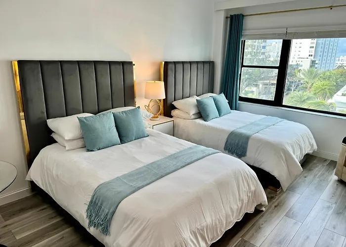 Directly On The Beach With Pool & Parking