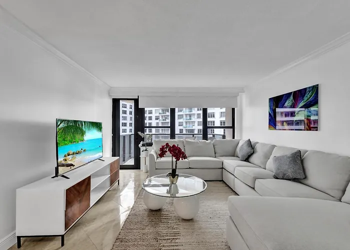 Cozy Ocean View Condo Beach Service 1015