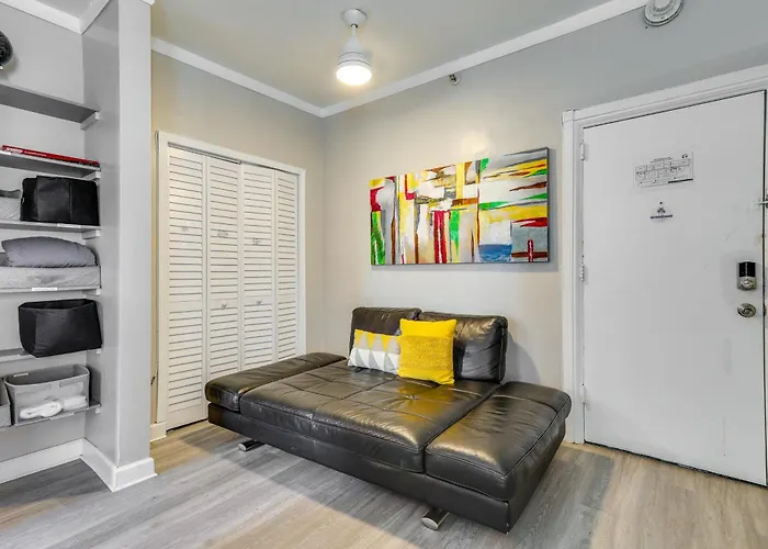 Sunny Miami Beach Condo Steps To Boardwalk!