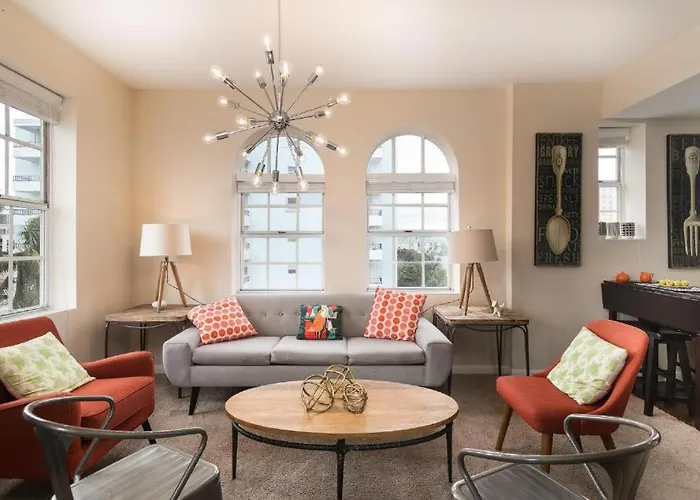 2 Bedroom 2 Bath Apartment On 7 Th Collins Ave