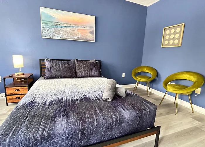 Contemporary Haven In Historic South Beach
