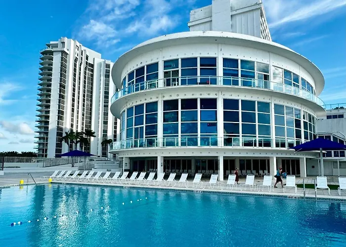 Beachfront Property Pool Gym Tennis Miami Beach!