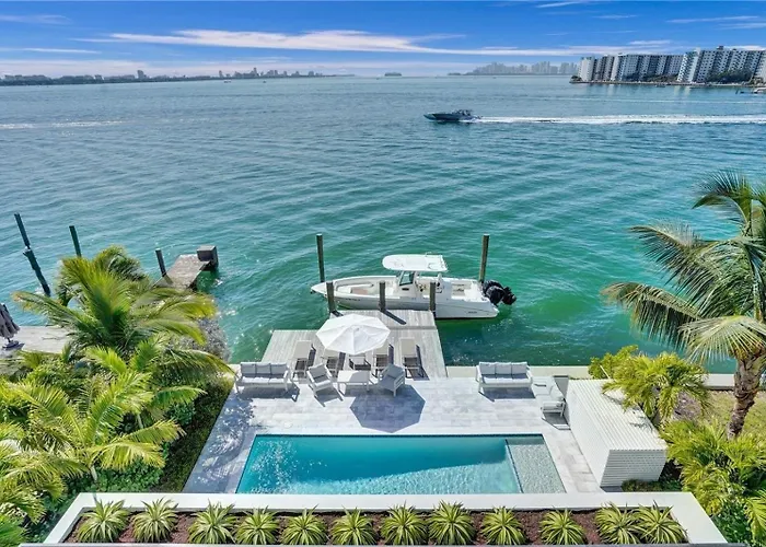 Waterfront Residence With Panoramic Bay Views In Miami
