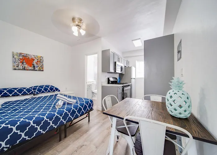 Ocean Drive Comfy Apt, W/2 Queen Beds By The Beach