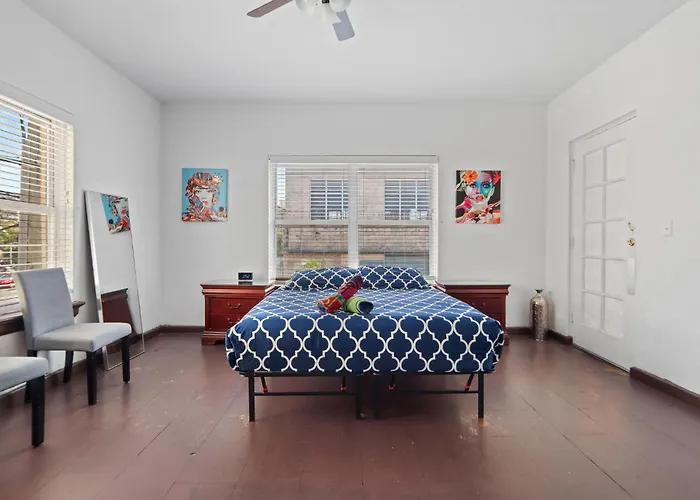 2 B/R W/Private Balcony, Heart Of South Beach Deal