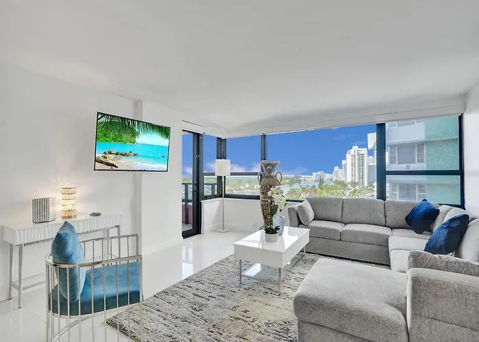 Beautiful Beach Condo Beach Service 1020