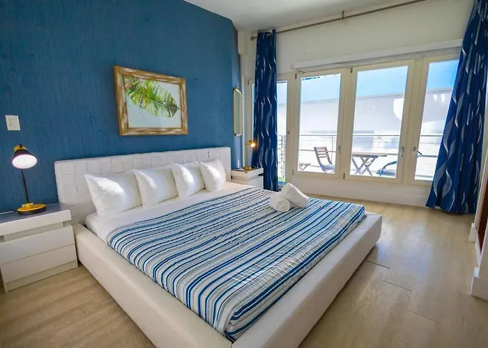 King 1 Bed Apt With Rooftop Pool C202