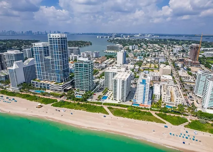 Beachside Oasis, Miami Beach Apt With Parking Included