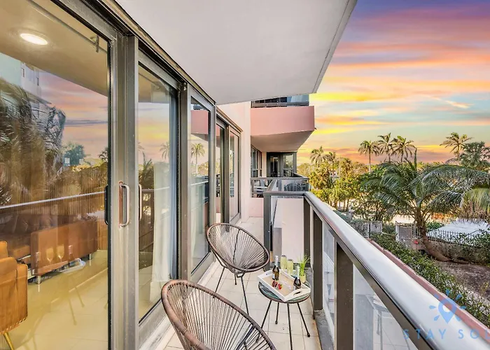 Beautiful 2 Bedroom Apartment Amazing Pool