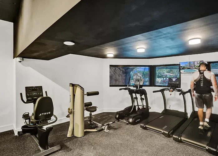 Gorgeous Miami Beach Condo Beach Service 1614