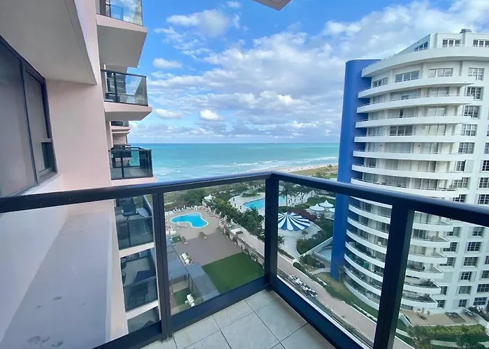 Sabrinas 2Br Modern Beachfront Condo