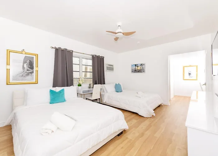 Bellamor Apts At 5Th St Shopping Mall