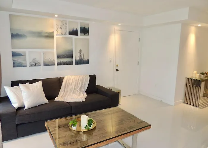 Lux Design 2 Bedroom Unit Sleep 4 In Sobe Bst Area