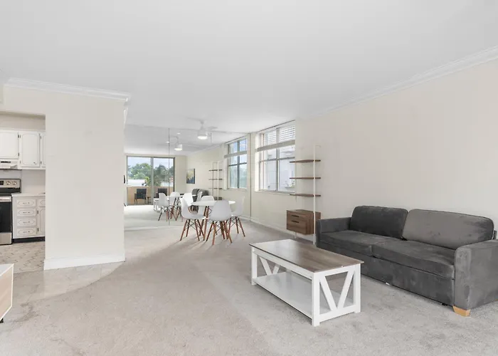 Bay Harbor Sunset Apt 3C