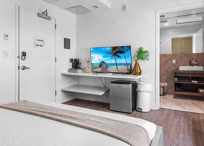Luxuri Suites 213 In Miami Beach