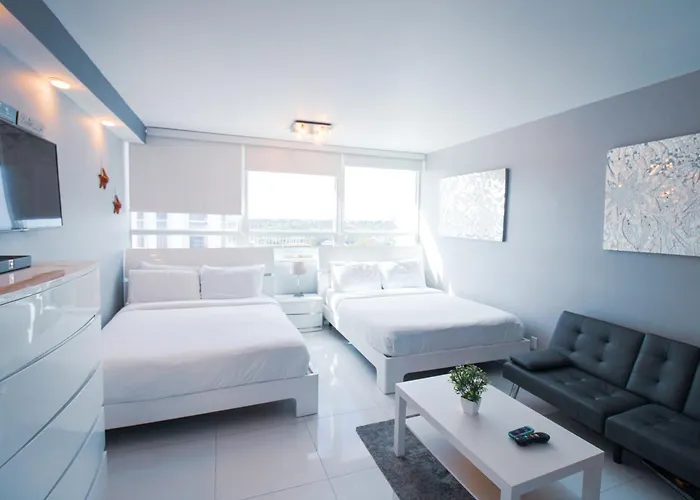 Castle 519 Bayview Modern Studio With Pool, Beach Access, Tennis And Free Parking