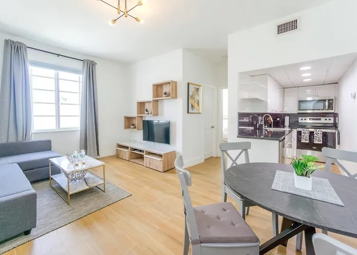 Chic And Cozy 1 Bedroom And 1Bth Suite On Collins Ave