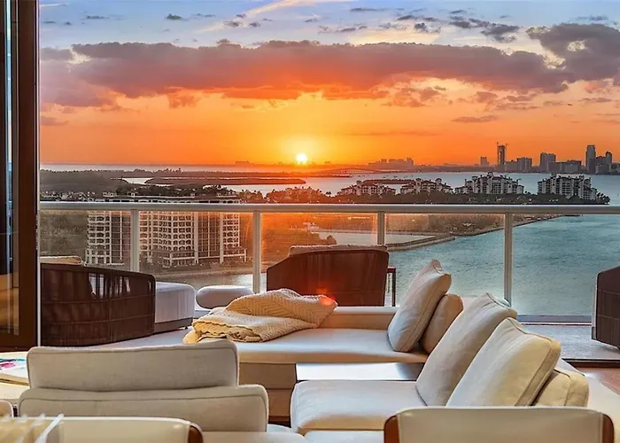 Exquisite Double-Unit Condo With Oceanfront Views