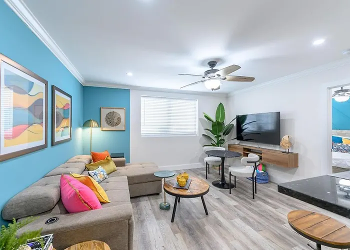 One Block From Beach South Beach Ocean Dr-King Bed
