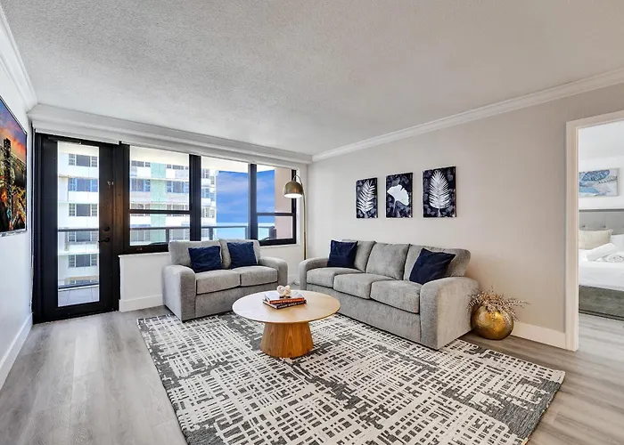 Breathtaking Resort Condo W Beach Service Unit 908