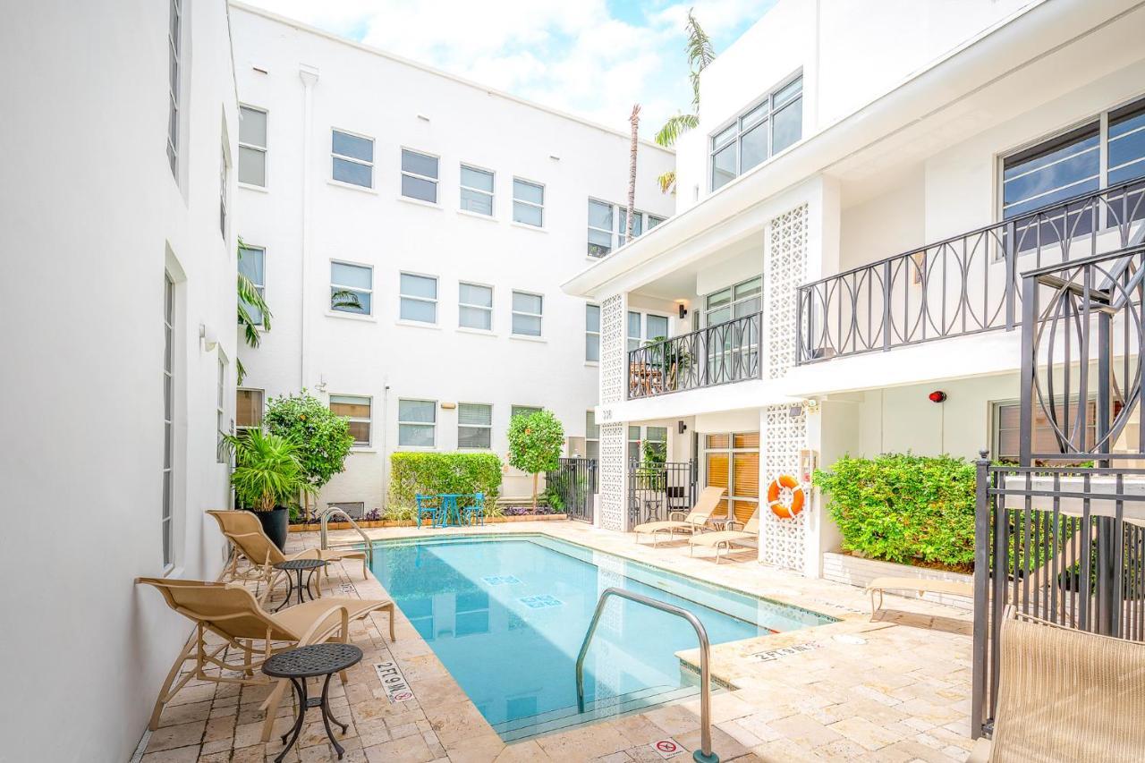 Fountain 2 Story Pool Bbq Balcony Apartment Miami Beach