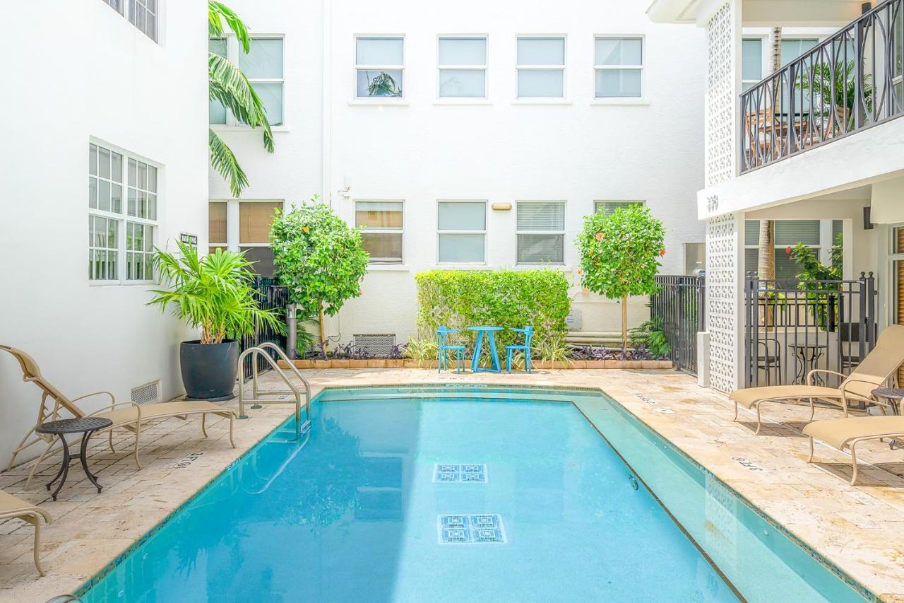 Fountain 2 Story Pool Bbq Balcony
