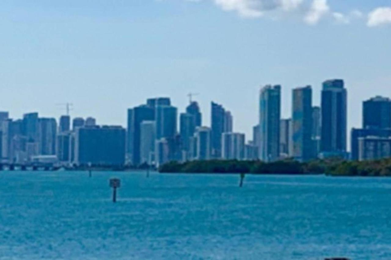 Holiday home Top Floor Breathtaking View Of Miami Skyline, Pool And Free Parking