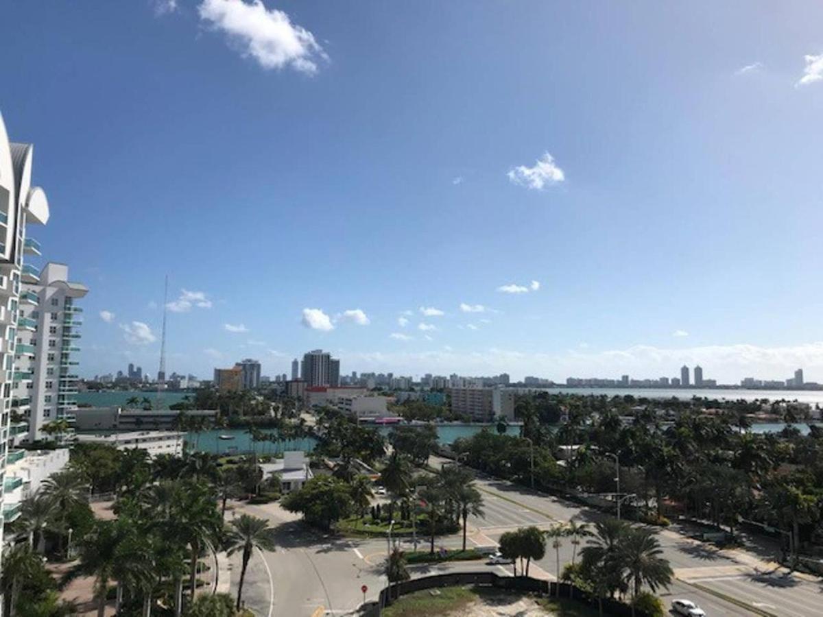 Top Floor Breathtaking View Of Miami Skyline, Pool And Free Parking Holiday home *