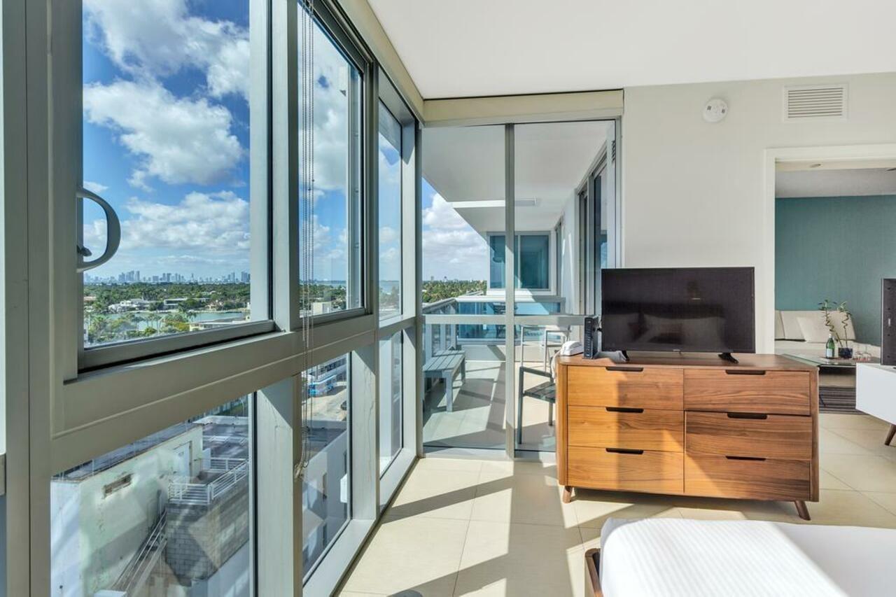 Dharma Miami At Monte Carlo Apartment Miami Beach