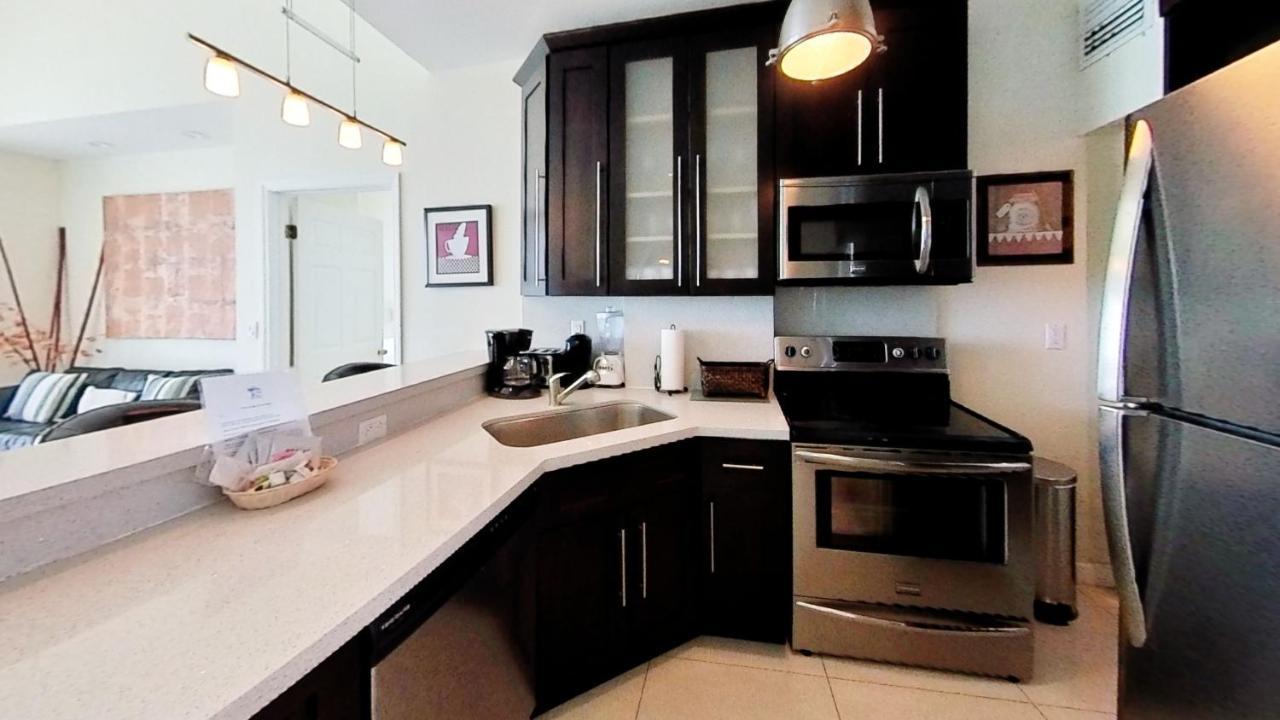 Castle Ph3 * Miami Beach