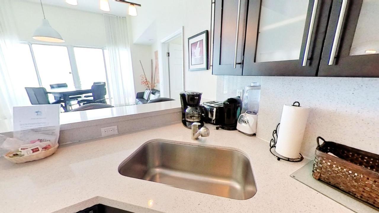 Castle Ph3 * Miami Beach