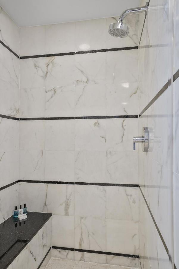 Junior At Sorrento Residences- Fontainebleau Miami Apartment