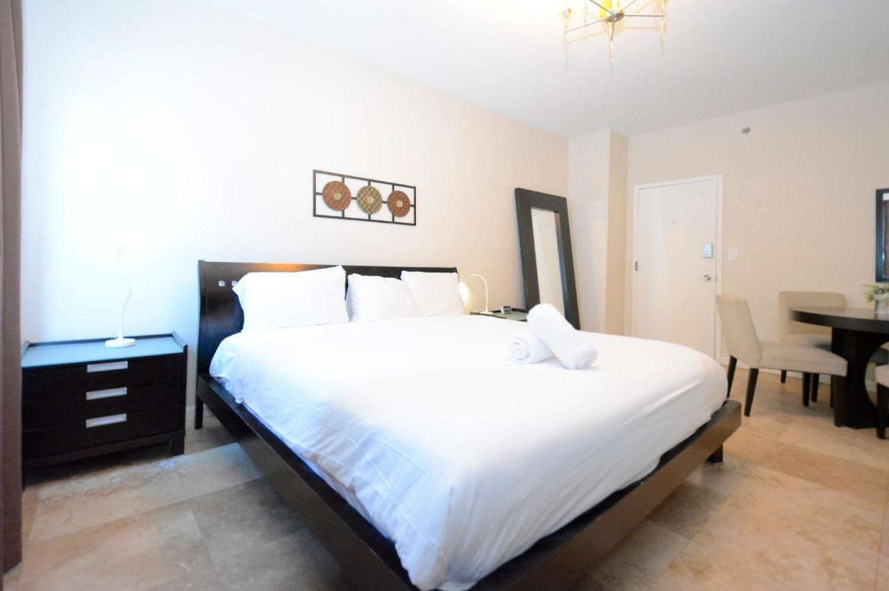 On Ocean Drive Apartment *
