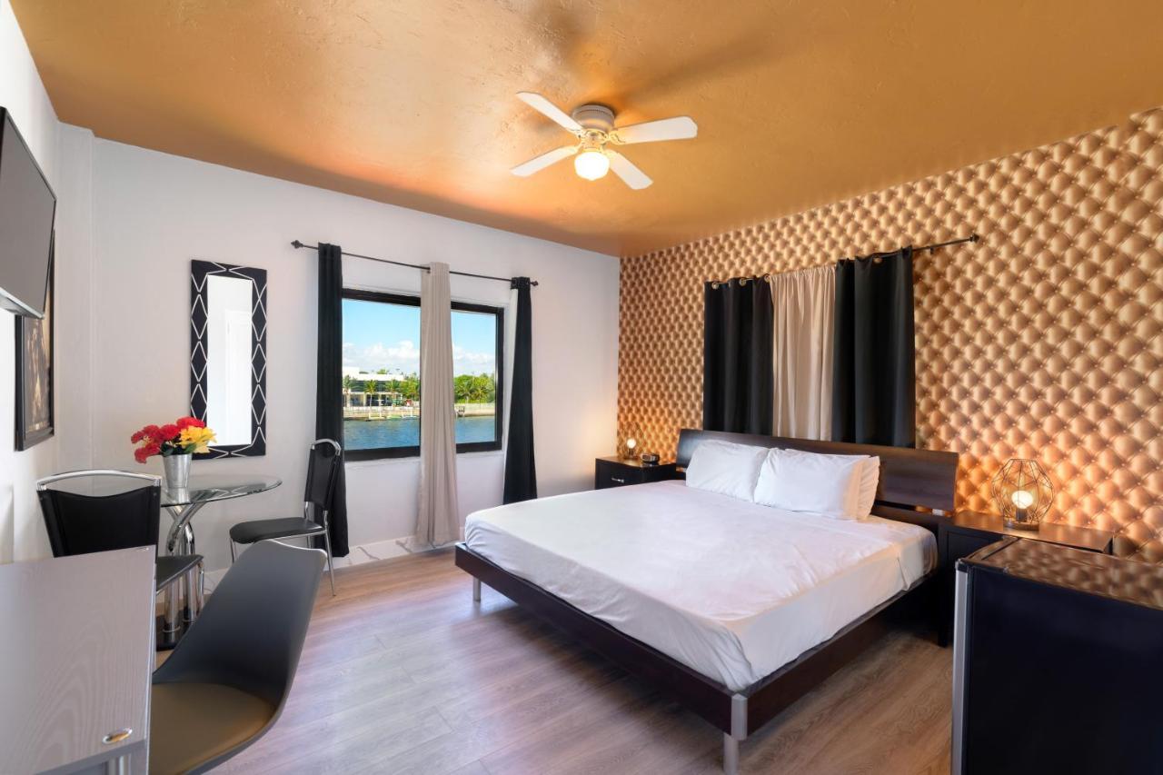 Notebook Miami Hotel Miami Beach