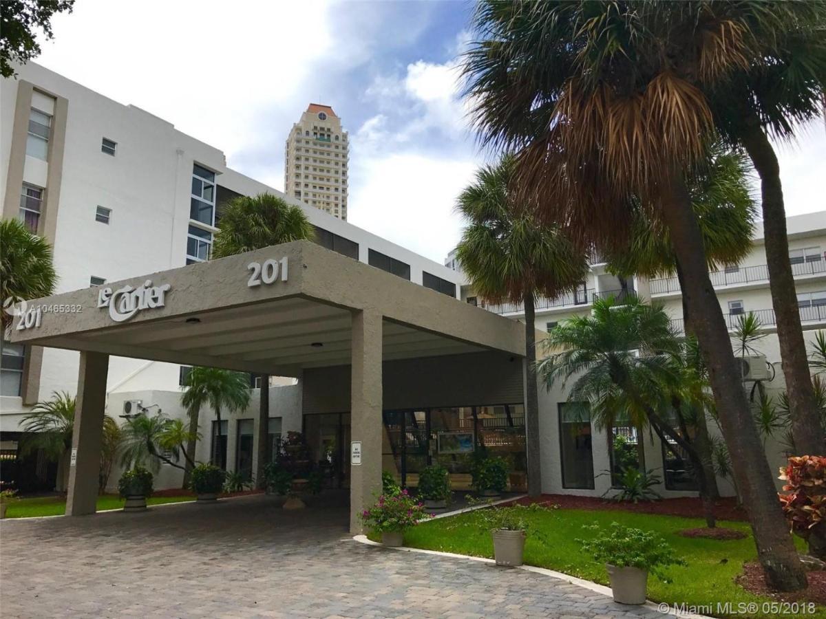 Apartment Walk To The At Sunny Isles *