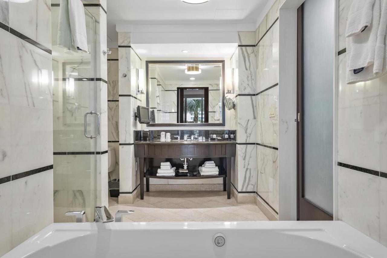 Junior At Sorrento Residences- Fontainebleau Miami Apartment *