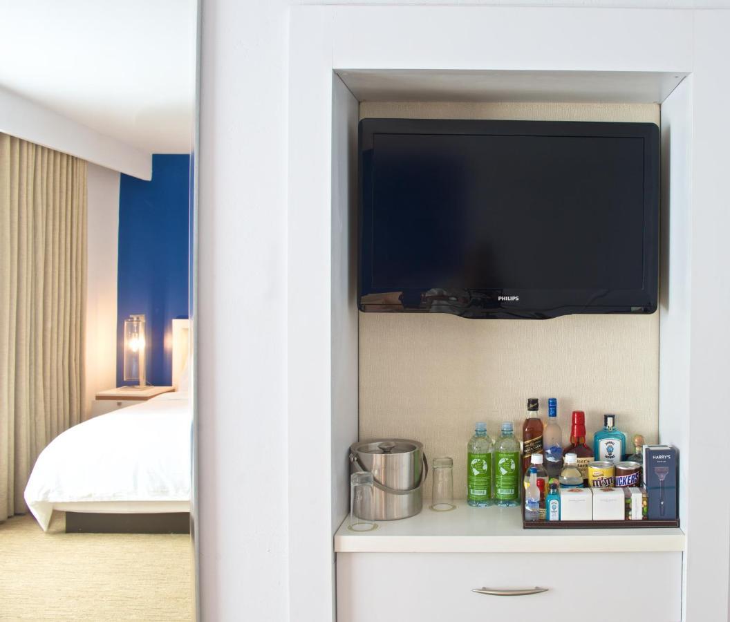 Hotel Blue Moon